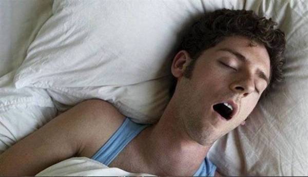 هاتف ذكي جديد يخلصك من الشخير