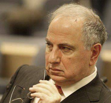 عيّنة دم الجلبي إلى لندن وملفاته بفساد الكبار ستُكشف