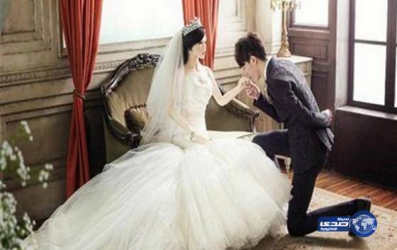 شاب يتزوج دمية !!