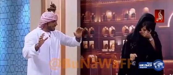 بالفيديو: ساحر إماراتي يرعب مذيعة وتصرخ على الهواء