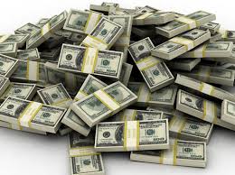 فلاح يعثر على 600 مليون مدفونة في أرضه