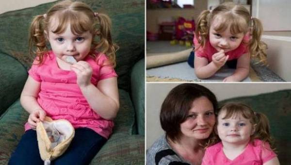 طفلة صغيرة تدمن أكل السجاد!!