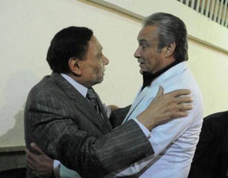 فاروق الفيشاوي يهاجم «عادل إمام»: «مصر أكبر منك ومن أفلامك»