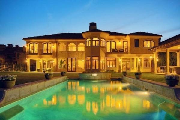 فقط بـ”20″ مليون دولار.. شاهد بالصور منزل كيم كارداشيان المعروض للبيع