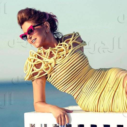 سميرة سعيد حذفت صورة الفستان الجريء بعد السخرية!