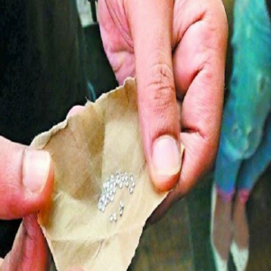 سماء هونغ كونغ تمطر ألماساً ( صور )