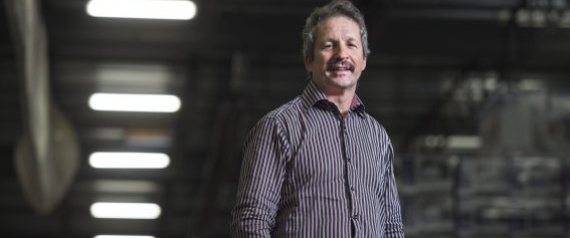 رجل أعمال كندي يتبرع بـ1.5 مليون دولار لاستقبال 50 عائلة سورية