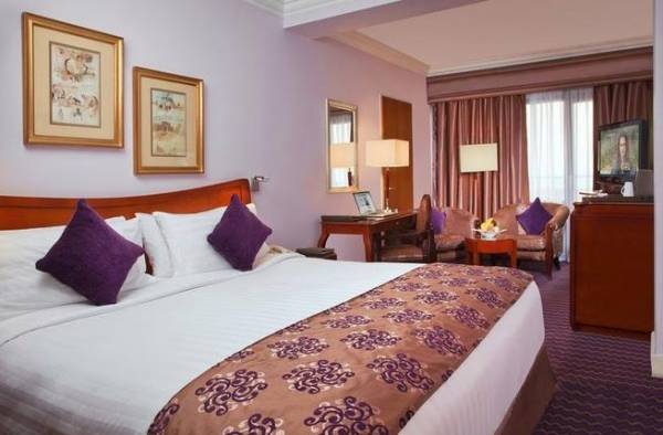 تصور ليلة دخلتها وتنسى الشريط بالفندق!