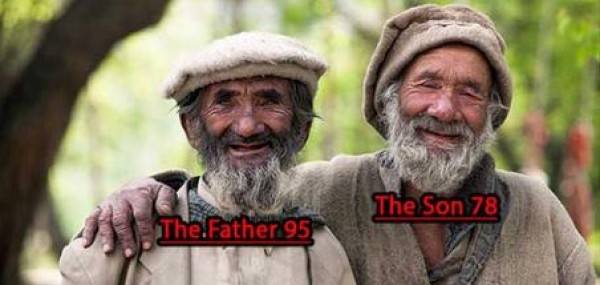 قصة قبيلة يعيش سكانها حتى 145 سنة وينجبون حتى الـ 90