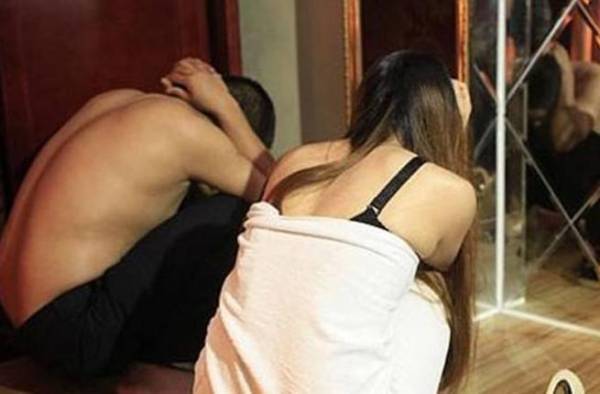 مغربي يكتشف سر خطير عن فتاة مارس معها الرذيلة!