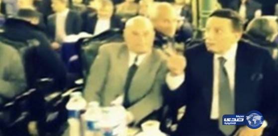 بالفيديو.. عادل إمام يداعب «مراسلة» في عزاء والدة الإبراشي