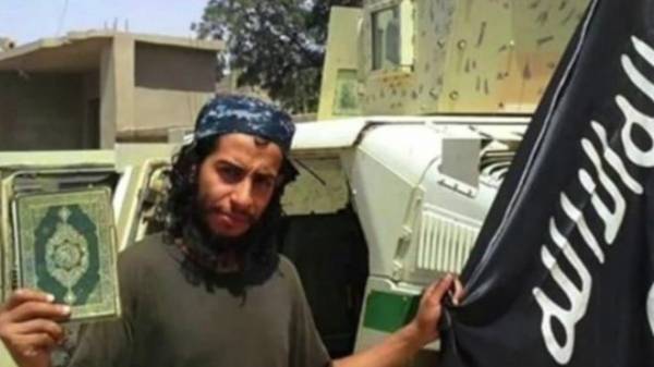 عبد الحميد أباعود مدبر هجمات باريس نجا من محاولة يونانية للقبض عليه