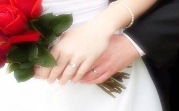 طلاق عروس أثناء حفل زفافها بسبب شَعر العريس