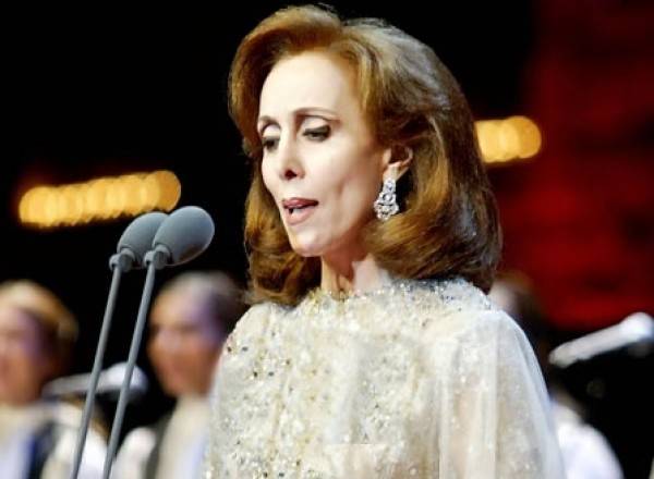 ابنة فيروز ترد على محاوﻻت تشويه صورة والدتها: الكلاب عم تنبح