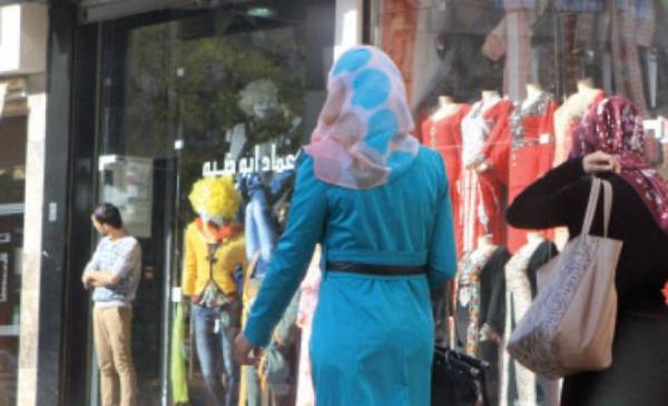 القواسمي يدعو تجار الألبسة لتخفيض الأسعار