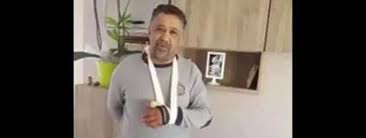الشاب خالد ينجو من حادث صغير و يطمئن جمهوره عن يده المكسورة