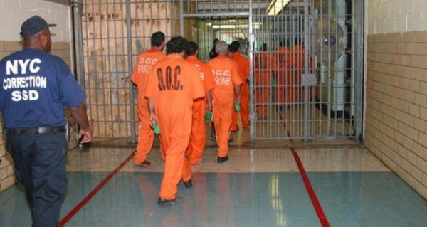 فضيحة أعظم دولة في العالم .. أمريكا تفرج عن أكثر من 3000 سجين عن طريق الخطأ