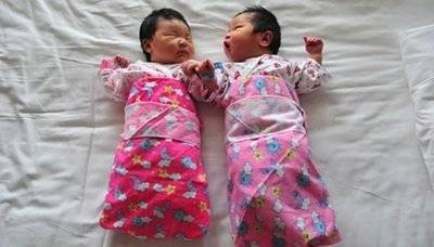 الصين تسمح رسمياً للأزواج بإنجاب طفل ثان