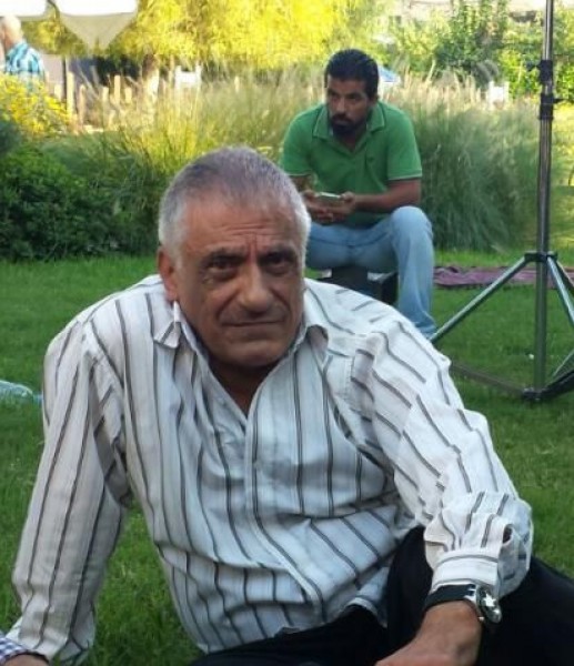 الفنان السوري عبد الهادي الصباغ يعثر على طفلين رضيعين