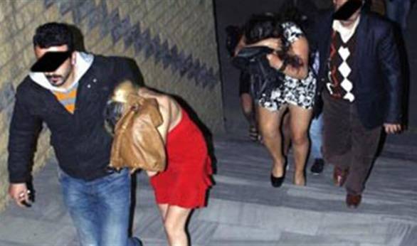 ضبط شبكة دعارة تضم مطلقات وجميلات بمؤهلات عالية‎