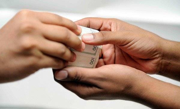 أغرب حالات التسوّل لعام 2015 !