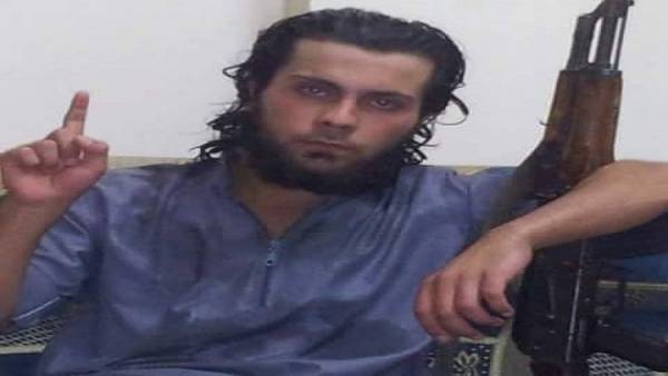 داعشي يعدم والدته أمام المئات في الرقة