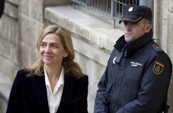 شقيقة الملك الإسباني وزوجها أمام القضاء للمحاكمة في لأحد أكبر فضائح الفساد