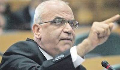 ماذا قال صائب عريقات عن العميل الذي كُشف مؤخراً في مكتبه ؟