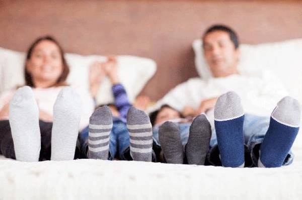 فوائد النوم بـالجوارب