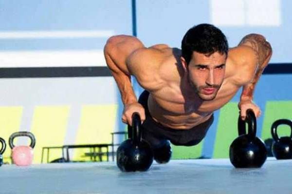 هذه الأشياء تتفق النساء على حبها في الرجل