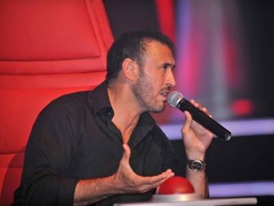 كاظم الساهر يكشف عن رأيه بنداء شرارة الفائزة بلقب ‘ذا فويس‘