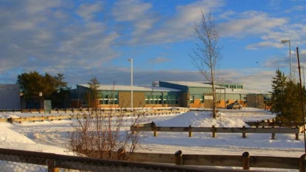 كندا: مقتل شخصين على الأقل في إطلاق نار بثانوية