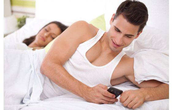 دراسة تكشف: لهذه الأسباب يخون الرجل زوجته مع أخرى أقل منها جمالاً