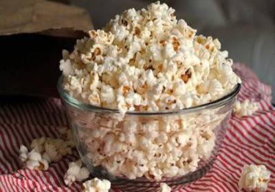 ماذا يحدث للإنسان عند تناوله الفشار بكميات كبيرة؟ وتأثيره على السكري