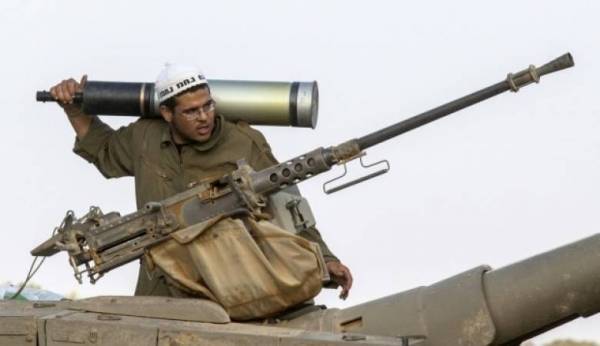 دي فيلت: الإسرائيليون لا ينامون بسبب السلاح المرعب فبضعهم يضع سكينا أسفل وسادته