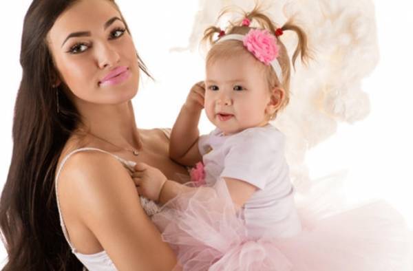 10 نصائح لتربي ابنتكِ لتكون أنثى راقية