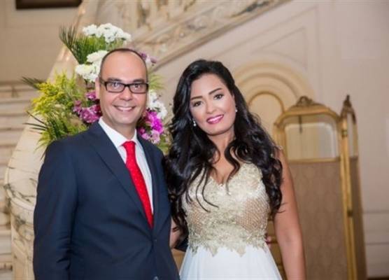 ممثلة وملكة جمال تعلن اصابتها بورم في المخ وحالتها النفسية صعبة  بالصور