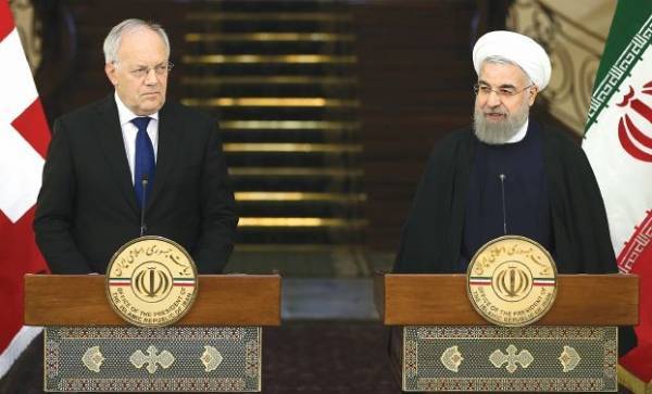 الأصوليون يفقدون مقاعد في انتخابات إيران..ورفسنجاني وروحاني يتصدران لائحة مجلس خبراء القيادة