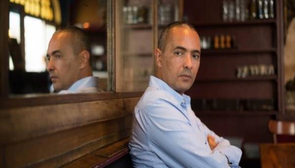 الجزائر:النيابة تطلب السجن لداعية أهدر دم الكاتب كمال داود