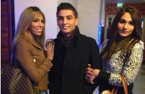 عساف يبرر التقاطه صورة مع عارضة أزياء إسرائيلية