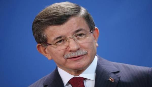 داود أوغلو: قضية صحافيي جمهورييت تتعلق بالتآمر على الدولة