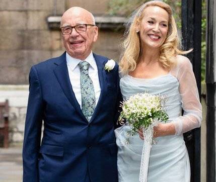 مردوخ يتزوج عارضة الأزياء جيري هال