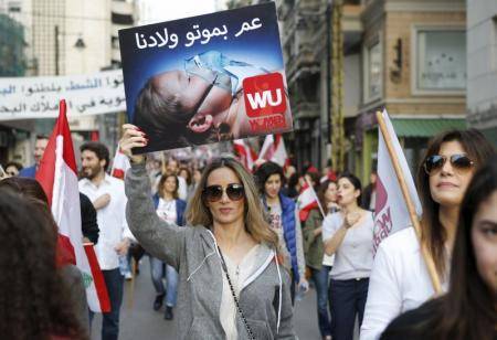 الحكومة اللبنانية تقر خطة لحل أزمة النفايات