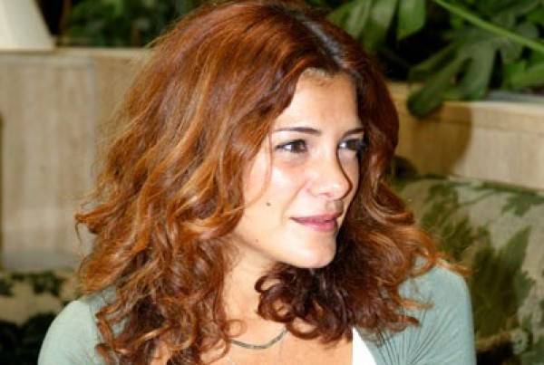 في أغرب تصريح.. فنانة لبنانية: أحب التعري!