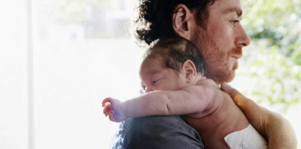 دعوات لإنقاذ الرجال من كآبة ما بعد الولادة