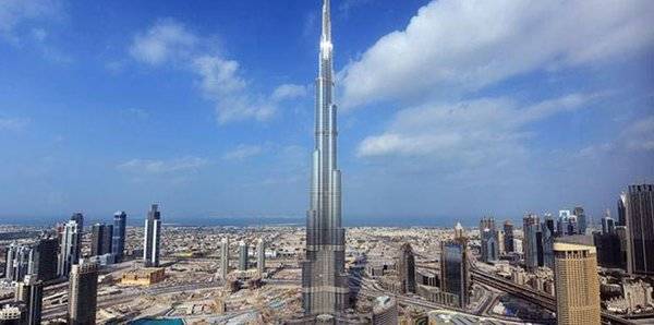 برج خليفة يكتسي بألوان العلم البلجيكي (صورة)