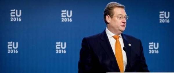 للمرة الثانية.. وزير هولندي يضلل البرلمان بشأن هجمات بروكسل