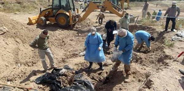 العثور على 3 مقابر جماعية في الرمادي