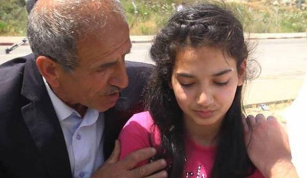 الاحتلال يفرج عن أصغر أسيرة في العالم.. صور