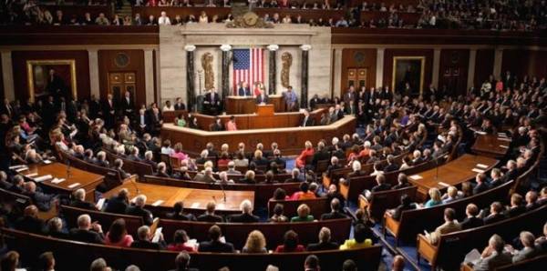 صفقة “الماء الثقيل” الإيرانية تُشعل معركة في مجلس الشيوخ الأمريكي